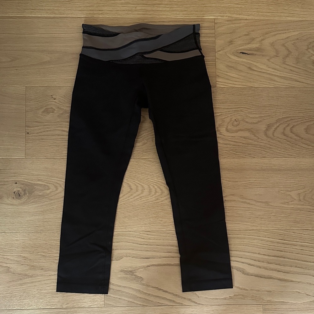 lululemon athletica Kids Black Leggings with Gray Wave Waistband